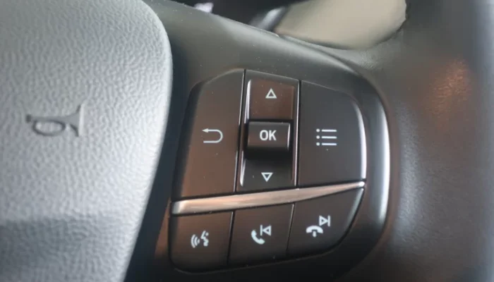 FORD FOCUS 1.0 TITANIUM17