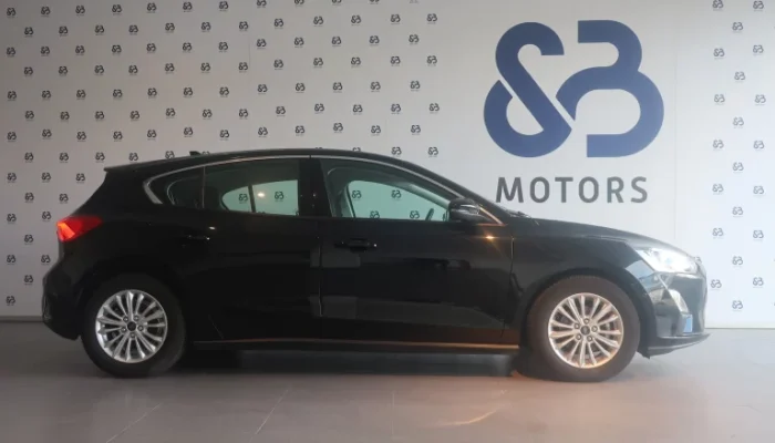 FORD FOCUS 1.0 TITANIUM6