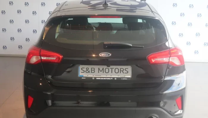 FORD FOCUS 1.0 TITANIUM9