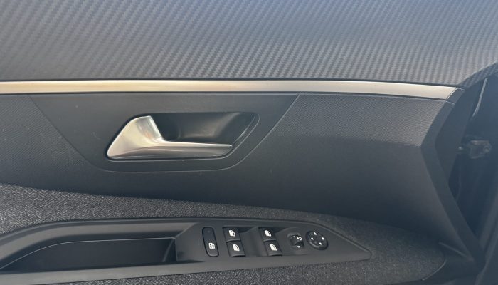 Peugeot 3008 (8)